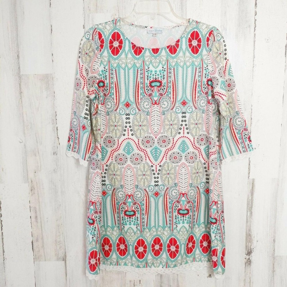 Women's Tunic Top Size Small 3/4 Sleeves Lace Trim A Dip of Darling